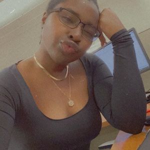 Meet your Posher, Dejah